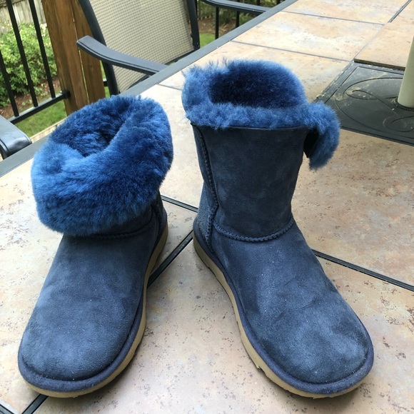 Ladies UGG Bailey Button Boot Sz 5 - Picture 7 of 8